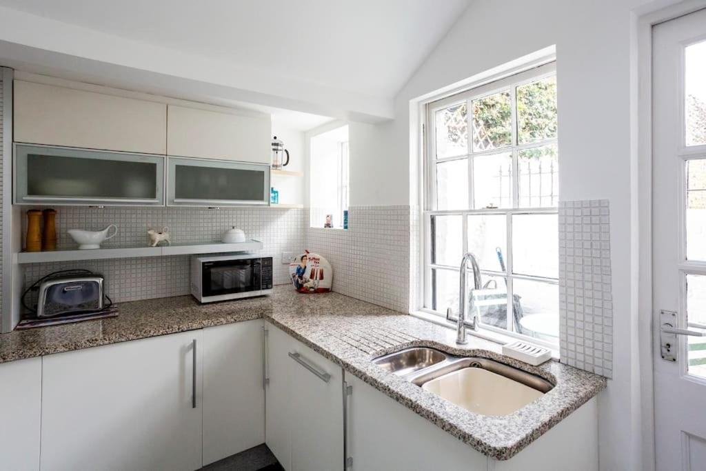 Old Anchor Cottage, Broadstairs. 외부 사진
